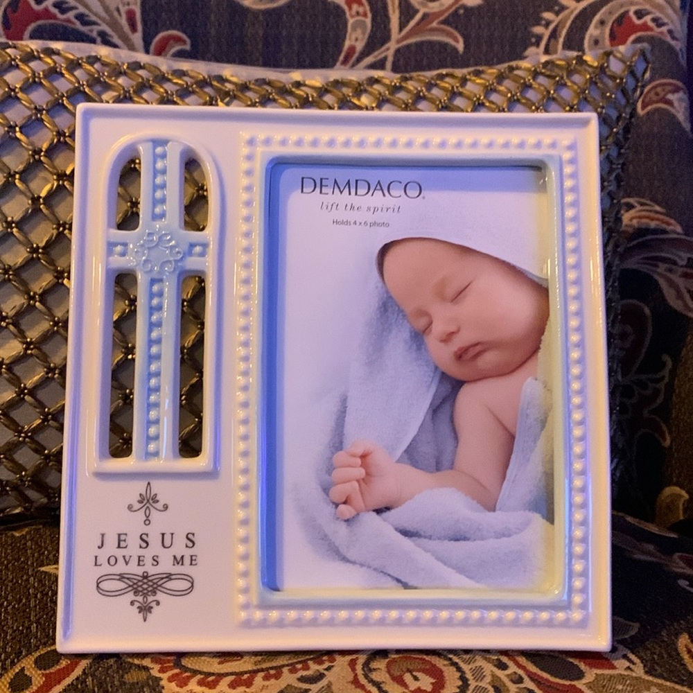 Demdaco Porcelain Photo Frame, displays 4 x 6 photo
